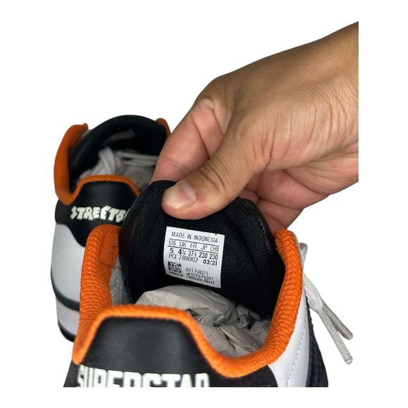 Adidas White and Black Retro Sneakers - Picture 5 of 9